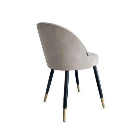 Jasnobrązowe tapicerowane krzesło CENTAUR materiał MG-09 ze złotą nogą
